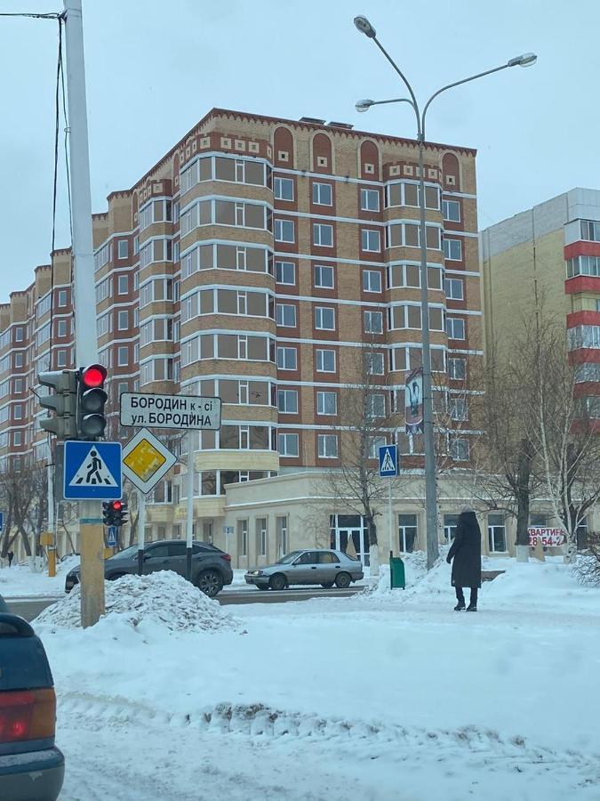 2-Ухкомнатная Современная Новая Квартира В Центре Города Kosztanaj Kültér fotó